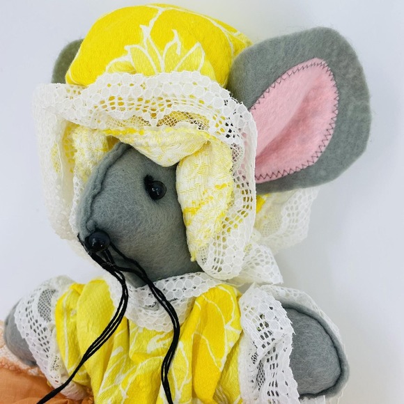 Large Handmade Felt Mouse Bonnet Yellow Dress Apron Vintage Shelf Sitter 25" - Picture 1 of 10